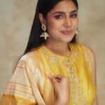 Faria Abdullah Instagram - Manifesting a Bhansali production immediately! Boom✨ Okthanksbye . . . . . Outfit - @shravankummar Styled by - @am_i_bala Photography - @ishan.n.giri Jewelry - @shravankummar Make up - @makeupartist_arti Hair - @hairbyrajabali