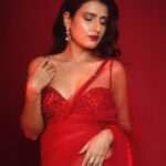 Fatima Sana Shaikh Instagram - Mohe rang do Laal. Wearing @manishmalhotraworld Hmu @myrra_makeup_art Jewellery @ut_jewellery_by_harveen @vasundharajewelry @asend.rohank Shot by @kapilcharaniya