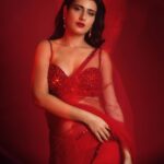 Fatima Sana Shaikh Instagram - Mohe rang do Laal. Wearing @manishmalhotraworld Hmu @myrra_makeup_art Jewellery @ut_jewellery_by_harveen @vasundharajewelry @asend.rohank Shot by @kapilcharaniya