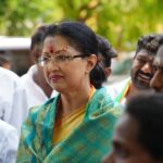 Gautami Instagram - இன்று காலை இராமநாதபுரம் சட்டமன்றத் தொகுதி வழுதூர், தெற்கு காட்டூர், வாலாந்தரவை, சாத்தான்குளம் பகுதியில் பாஜக வெற்றி வேட்பாளர் திரு Kuppuramu Duraipandi அவர்களை ஆதரித்து பரப்புரை செய்தேன். பரப்புரையில் பெருமளவில் பெண்களும் இளம் வாக்களர்களும் கலந்து கொண்டு, திரு குப்புராமு அவர்களுக்கு தங்கள் ஆதரவினை தெரிவித்தனர். #Ramanathapuram #TNElections2021 @narendramodi @amitshahofficial @jpnaddaofficial @gkishanreddyofficial @general_vksingh @ctravi @ponguletisudhakarreddy @santhoshblofficial @murugan_tnbjp @bjp4india @bjp4tamilnadu