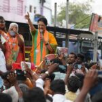 Gautami Instagram - நேற்று (27-03-2021 ) மாலை தாராபுரம் சட்டமன்றத் தொகுதியில் பாஜக வேட்பாளர், பாஜக மாநிலத் தலைவர் திரு. Dr. L. முருகன் அவர்களை ஆதரித்து அலிங்கியம், மனக்கடவு, கரையூர், தளவாய்பட்டிணம், பெஸ்ட் நகர் ஆகிய பகுதிகளில் தாமரை சின்னத்தில் வாக்களிக்கும்படி பரப்புரை செய்தேன். திருமுருகப் பெருமானின் வெற்றி வேல் பரிசளித்த பாஜக சொந்தங்களுக்கு என் நன்றிகள். #Dharapuram #drlmurugan #வாக்களிப்போம்_தாமரைக்கே #BJP #AIADMKFOR2021 #TNElection2021 @bjp4india @bjp4tamilnadu @narendramodi @amitshahofficial @jpnaddaofficial @gkishanreddyofficial @blsanthoshofficial @ctravi @general_vksingh @ponguletisudhakarreddy @murugan_tnbjp