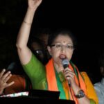 Gautami Instagram - நேற்று (27-03-2021 ) மாலை தாராபுரம் சட்டமன்றத் தொகுதியில் பாஜக வேட்பாளர், பாஜக மாநிலத் தலைவர் திரு. Dr. L. முருகன் அவர்களை ஆதரித்து அலிங்கியம், மனக்கடவு, கரையூர், தளவாய்பட்டிணம், பெஸ்ட் நகர் ஆகிய பகுதிகளில் தாமரை சின்னத்தில் வாக்களிக்கும்படி பரப்புரை செய்தேன். திருமுருகப் பெருமானின் வெற்றி வேல் பரிசளித்த பாஜக சொந்தங்களுக்கு என் நன்றிகள். #Dharapuram #drlmurugan #வாக்களிப்போம்_தாமரைக்கே #BJP #AIADMKFOR2021 #TNElection2021 @bjp4india @bjp4tamilnadu @narendramodi @amitshahofficial @jpnaddaofficial @gkishanreddyofficial @blsanthoshofficial @ctravi @general_vksingh @ponguletisudhakarreddy @murugan_tnbjp