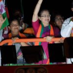 Gautami Instagram - நேற்று மாலை தேசிய ஜனநாயகக் கூட்டணி வேட்பாளர்கள், பாஜக புதுச்சேரி மாநிலத் தலைவர் திரு வி சாமிநாதன் எம்எல்ஏ அவர்களை ஆதரித்து லாஸ்பேட்டையிலும், திரு ஏ ஜான் குமார் அவர்களை ஆதரித்து காமராஜ் நகரிலும் பரப்புரை செய்தேன். #புதுச்சேரி #காரைக்கால் #Puducherry #Karaikal #BestPuducherry #மலரட்டும்_தாமரை_ஒளிரட்டும்_புதுச்சேரி @narendramodi @amitshahofficial @jpnaddaofficial @bjp4india @bjp_puducherry #santhoshbl @arjunrammeghwalofficial #nirmalkumarsurana @rajeev_mp @namassivayambjp #vsaminathanmla