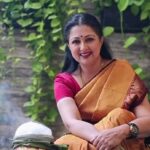 Gautami Instagram - A very happy #pongal to one & all! Wishing you a year that is brimming over with joy& contentment ❤️ May you have a prosperous & successful year ahead! 🌾🌾🌾🌾 God bless 🙏🙏🙏
