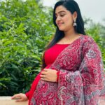 Gayathri Yuvraaj Instagram - Carrying a baby is the most rewarding experience a woman can enjoy.” 🤰💕 👗 @hamsini_boutique 📸 @shot_by_chitti