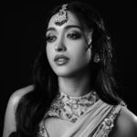 Gayatri Bhardwaj Instagram - In my संस्कारी era✨ Wearing @shlokakhialaniofficial @mintandmilkpr Styled by @letstalkfashion.official earrings @thetrinkaholic Bracelet @visista_goldanddiamonds_ Jewellery stylist @blend9studio Hair and makeup @shivani.shettyehmua Clicked by @tdf.thedreamfilmer