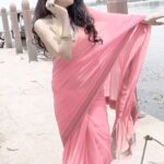 Gehana Vasisth Instagram - Yamuna nadi k kinare , bangali ghat me .. . . . #yamunaghat #mathura #uttarpradesh #gehanavasisth #sari #shooting #film #camera #happy #songs #video #instagram #instagood #reelsinstagram #reelsvideo #reels Mathura, Uttar Pradesh