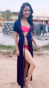 Gehana Vasisth Instagram - Feel like Beyoncé …
.
.
#gehanavasisth #beyoncé #bikinimodel #hit #reelsinstagram #dancereels