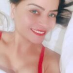 Gehana Vasisth Instagram - Share ur Valentine’s Day experience #valentines #valentineday #love #valentinedaygift