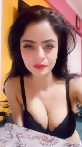 Gehana Vasisth Instagram - R these popping out …
Join my live tonight 2 am only on my app link is in bio