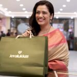 Girija Oak Instagram - As we celebrate the triumph of light over darkness, we wish you a Diwali filled with moments of love, laughter, and endless blessings. With Joyalukkas Get an attractive cashback offer on the purchase of rear ornaments. Offer valid until November 12. Happy Diwali to all! . . #Joyalukkas #DiwaliTribute #Inspiration #DiwaliCelebration #JoyalukkasDiwali #PreciousMoments #cashbackoffer @joyalukkas