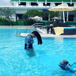 Gul Panag Instagram - I have a new swimsuit.
Finally.
#IYKYK
.
.
.
.
📸 @chauhanrachna07