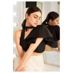 Heena Achhra Instagram - You are a mirror of yourself in others. Be the best reflection of yourself :) #HeerAchhra #FashioNova #Actress #ModelLife Lensed by @super_devang Garment by @jagx_ Styling by @sumairamomin