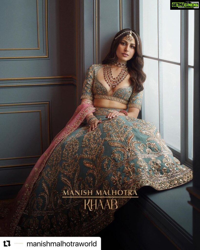 Heena Achhra Instagram - @manishmalhotraworld with @use.repost ・・・ Teal we meet again in a refreshing bridal palette, flora and fauna elaborations on vintage crafts of zardosi, mukaish and gold crystals. #Khaab Bridal Couture 2022 @manishmalhotra05 Jewellery: Manish Malhotra Jewellery by Raniwala 1881 @manishmalhotrajewellery Photographer: @tarun_khiwal Styled by: @harshad.fshn Mua: @deepa.verma.makeup Hair: @cristianocpereira Production: @ikp.insta #ManishMalhotra #ManishMalhotraWorld #manishmalhotrajewellerybyraniwala1881 #ManishMalhotraVows #ManishMalhotraLabel #ManishMalhotraProductions #ManishMalhotraJewellery #ManishMalhotraVows #bride #bridal #bridaldress