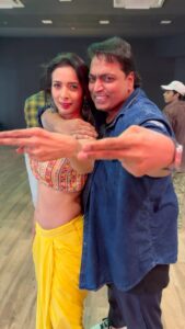 Heena Panchal Instagram - We bet you too are grooving to #ChammaChamma 🔥

#25YearsOfChammaChamma #25YearsOfChinaGate @urmilamatondkarofficial @therealalkayagnik @shankar.mahadevan #VinodRathod @anumalikmusic
