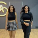Heena Panchal Instagram - Dancing on #trending songs is therapy for me. Which expresses my emotions and expression the way i want. #heena #heenapanchal #dance #reel #instareels