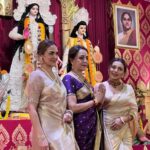 Hema Malini Instagram – Attended Rani Mukherjee’s beautiful, elaborate, aesthetic Durga puja pandal on Saptami yday. Lovely experience🙏

#durgapuja #celebration #festiveseason #festivals