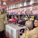 Hema Malini Instagram – Attended Rani Mukherjee’s beautiful, elaborate, aesthetic Durga puja pandal on Saptami yday. Lovely experience🙏

#durgapuja #celebration #festiveseason #festivals