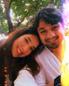 Hussain Dalal Instagram - Meri zindagi ko zinda karne ke liye shukriya Zeebie jaan. Happy birthday, I love you. 
@zeebamiraie @bibizeebamiraie