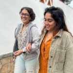 Ira Khan Instagram - Mishtuuu 🥰 We’re back in Europe! I think we look the same. Just without the towels. Candid or not? Take a guess. Cascais, Portugal