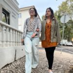 Ira Khan Instagram - Mishtuuu 🥰 We’re back in Europe! I think we look the same. Just without the towels. Candid or not? Take a guess. Cascais, Portugal