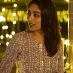 Ishaa Saha Instagram - মহাষ্টমী...✨ Home