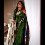 Ishaa Saha Instagram - শুভ শারদীয়া। #24GhantaMohapujo #DurgaPuja2023 Saree : @aytrikaswomenattire