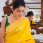 Ishaa Saha Instagram - ✨✨✨ . . . 🥻 : @style_by_madhab @bholisarees.usa 💄 : @kunal_makeup_artist 📸 : @ankit_roy_photography