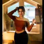 Iswarya Menon Instagram - DRIPPING in moonlight 🌚🤎 . 📷 @irst_photography Mua @noormakeup_mehndi @vgpgoldenbeachresort