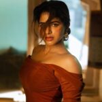 Iswarya Menon Instagram - DRIPPING in moonlight 🌚🤎 . 📷 @irst_photography Mua @noormakeup_mehndi @vgpgoldenbeachresort