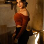 Iswarya Menon Instagram - DRIPPING in moonlight 🌚🤎 . 📷 @irst_photography Mua @noormakeup_mehndi @vgpgoldenbeachresort