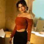 Iswarya Menon Instagram - DRIPPING in moonlight 🌚🤎 . 📷 @irst_photography Mua @noormakeup_mehndi @vgpgoldenbeachresort