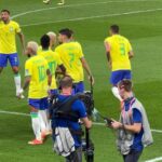 Izabelle Leite Instagram - bringing luck to 🇧🇷🤪 4 goals on our side! quando richarlison marcou eu não consegui comemorar e filmar ao msm tempo🤣🤣🤣 🇧🇷🇧🇷🇧🇷🇧🇷🇧🇷🇧🇷 Vamoooooo 🏆 🦶🔥 Gadget Stadium