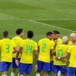 Izabelle Leite Instagram - bringing luck to 🇧🇷🤪 4 goals on our side! quando richarlison marcou eu não consegui comemorar e filmar ao msm tempo🤣🤣🤣 🇧🇷🇧🇷🇧🇷🇧🇷🇧🇷🇧🇷 Vamoooooo 🏆 🦶🔥 Gadget Stadium