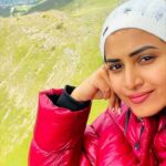Janani Ashok Kumar Instagram - Frozen in the moment & memories ⛄️❄️ #jungfraujoch🇨🇭 #switzerland🇨🇭 #memories #travel Jungfraujoch, Top of Europe 少女峰頂，歐洲最高點