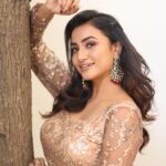 Janani Ashok Kumar Instagram - You can do it. ☑️☑️☑️ Even though sometimes you doubt yourself. Even though at times it can feel so overwhelming…! 🔸🔸🔸 Do not worry. Breathe. Trust yourself. 🔻🔻🔻 Know that you are capable & you are going to absolutely smash it..! - MUAH: @murugeshmakeup_hair Jewellery: @chennai_jazz Outfit: @visha_boutique_ Chennai, India