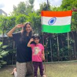 Janki Bodiwala Instagram - 🇮🇳🇮🇳 JAI HIND🇮🇳🇮🇳 . From nyra(niece)and me . Ps -wokeup 2 mins before clicking this pic so no puffy comments 😷