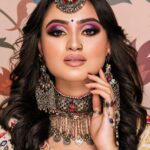 Janki Bodiwala Instagram - Time I enjoy getting readyy😍……Let’s celebrate the victory of good over evil together. Happy Navratri #9daysofnavaratri by @forever52india Day 8 color PURPLE Makeup by : @ richa_dave @jasmine_beauty_care . . My favorites : Berry Breeze eyeshadow palette Glambo 3 in 1 blush contour and bronze Multichrome Liquid Eyeshadow OMGGGGGGG just love that glow Super Stay Liquid Lipstick — completely smudge proof and long lasting 🤩