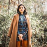 Janki Bodiwala Instagram - You are unbe-leaf-able😜 . Styled by - @khushaliee Capture by - @theabhivalera Hmu:- @nidhi.mardia Coat- @marksandspencerindia Pants - @celesteclothingbrand Ring - @one_nought_one_one