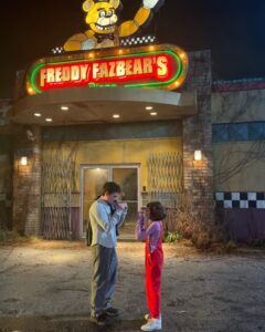 Josh Hutcherson Instagram - I’m beyond happy and proud of @fnafmovie and the whole team behind bringing it to life!! Thank you all for watching this maddness and giving it so much love❤️here’s some moments from the shoot