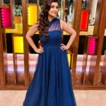 Juhi Parmar Instagram - The glow 🏆 Thank you for making this journey of Yeh Meri Family so special! It’s all of you and the love you guys have given us that has gotten us to these awards and recognition. Won the best jodi in web originals with @rajeshkumar.official at #screenxx2023 awards A big thank you to @theviralfever @sunshineproductionsofficial @amazonminitv @arunabhkumar @koshyvijay @vipulmayankroy @cma.sees @sudhirpix @nikhil_sachan_ @cpayal for putting up such a great show and giving me ‘Neerja’ ❤️ Thankyou #Screenxx2023 #screenxxawards @adgully @biz_ghosh_2021 @itzz.trending for the award . . . HMU @ruupa_krupa