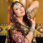 Juhi Parmar Instagram - A time of the year when everything is as beautiful as a painting because the colours are endless....Lets paint our memories as much as we can as today will never come back tomorrow! #navratri #navratrispecial #indianwear #festival #festive #festivetime