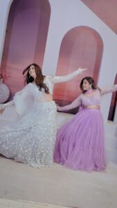 Juhi Parmar Instagram - As the month of Diwali begins here’s dropping lots of colours, some dance and loads of smiles on your feed! And of course a song that brings back some beautiful memories from a classic film!
Outfits: @the_adhya_designer
HMU: @makeoverbysejalthakkar 
Location: @studio_imagecompany
#dance #dancelove #bollywood #bollywoodsongs #bollywooddance #reels #reel #reelinstagram #reelsvideo