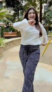 Juhi Parmar Instagram - Classics will always remaining classics!  Anyone else love this song?
#dance #dancevideo #classic #bollywoodsongs #bollywood #reels #reelsinstagram #reelkarofeelkaro