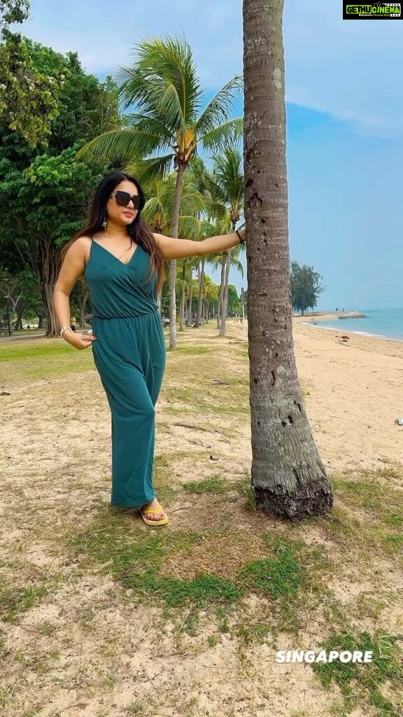 Kaavya Singh Instagram - #eastcoastbeach #singapore🇸🇬 East Coast Beach Singapore