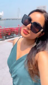 Kaavya Singh Instagram - #singapore🇸🇬 #humtohdiwane @elvish_yadav #beautifulsong