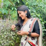 Kalyani Anil Instagram - എത്ര കണ്ടാലും മതി വരില്ലല്ലോ…🤍🪷 Saree @ar_handlooms_kuthampully 📸 @deepthi8934 😘