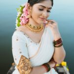 Kalyani Anil Instagram - ഏവർക്കും ഹൃദയം നിറഞ്ഞ ഓണാശംസകൾ 🌼🤍 Onam series -6🌸 Outfit @aalaadesigners 💄 @sudev.rudra 📸 @ananthu__as__