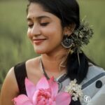 Kalyani Anil Instagram - Uthraadam🌸🌼 Onam series -5🌼 Saree @kuthampully_naithukada_okd 📸 @omorfia_media @sajad_vbm_ Neckset @canisaperidot