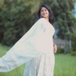 Kalyani Anil Instagram - 🕊️🪔🤍 Onam series -4🌼 👗 @vintageclosetofkamali 📸 @sajad_vbm_ @omorfia_media Earings @pretty.jewelbox